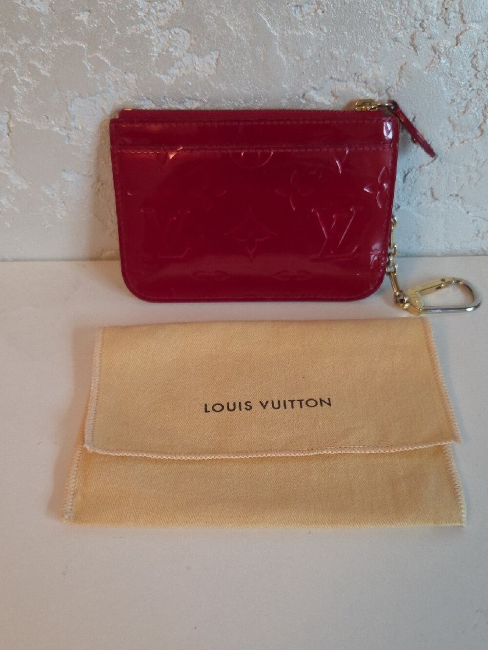 Louis Vuitton Red Patent Zip Key Pouch with Gold Hardware. With  A Dustbag - Picture 2 of 8